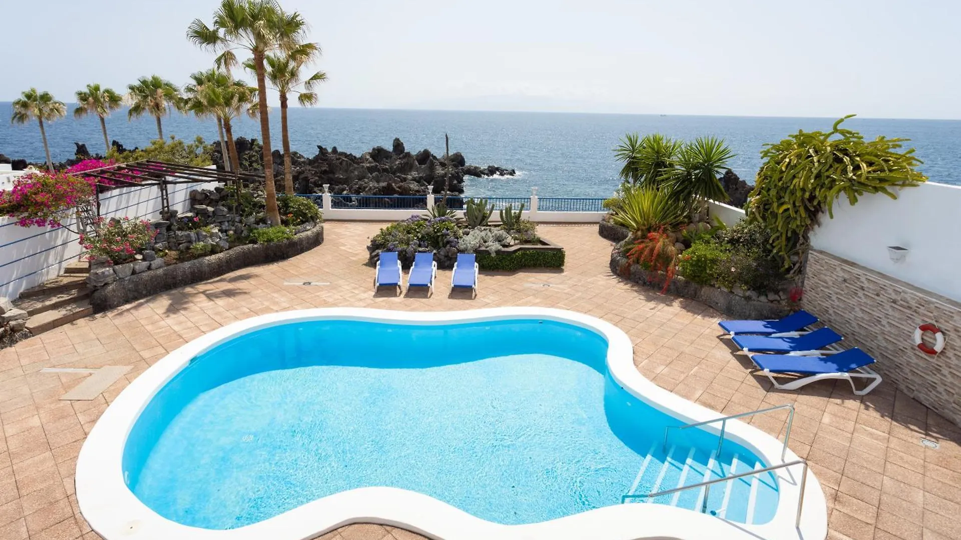 Luxury Oceanfront Apt In Villa - Next To Beach kontakter