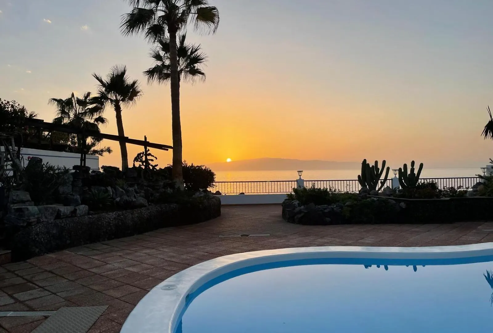 Lejlighed Luxury Oceanfront Apt In Villa - Next To Beach Puerto de Santiago  Spanien
